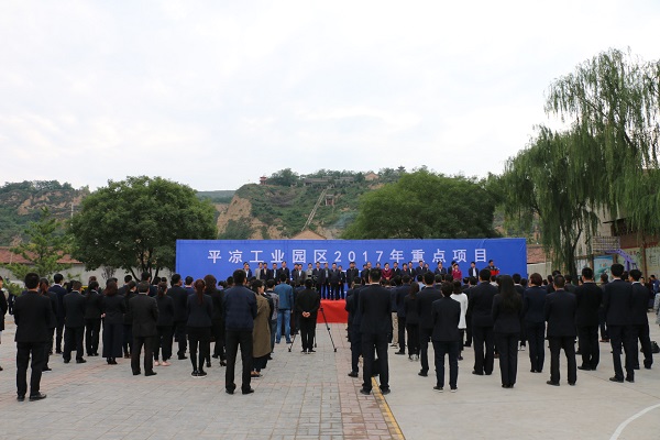 市委副書記、市長王奮彥帶隊(duì)觀摩督查公司項(xiàng)目建設(shè)工作(圖3)